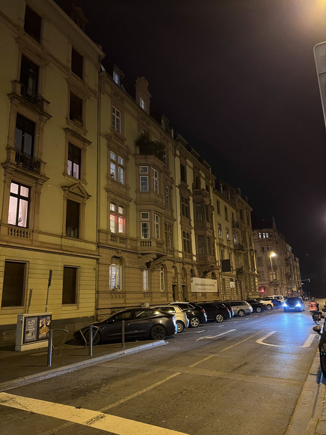 🌃✨ Frankfurt am Main at Night – Where Skyscrapers Shine and History Whispers 🌉🌟 