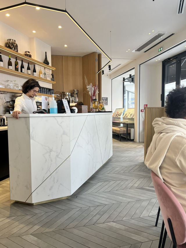 🇫🇷파리 마레 중심에 위치한 서점 겸 카페