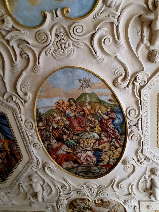 🏰 Lobkowicz Palace: A Hidden Gem in Prague Castle
