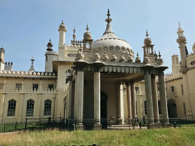 Travelogue of Brighton Royal Pavilion: A Stunning Moment at an Exotic Palace