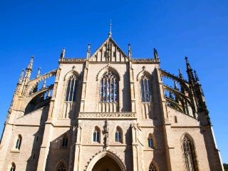 聖芭芭拉教堂——庫特納霍拉的哥德式瑰寶