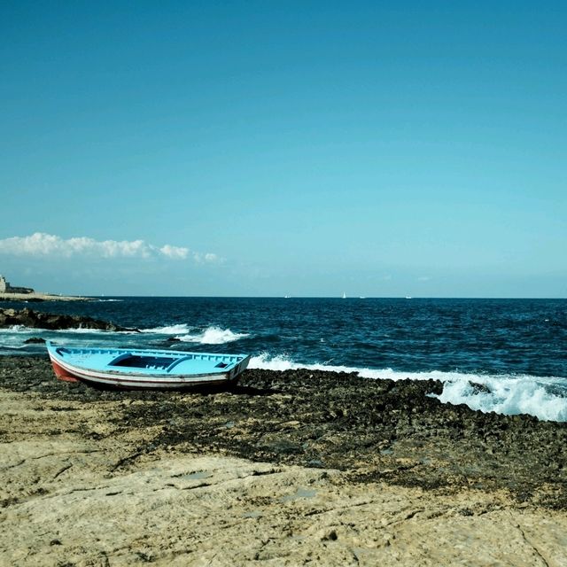 Malta’s Wild Side – Waves and Winds 🌊💨