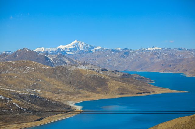 羊卓雍錯：轉湖一圈，心向神山聖湖