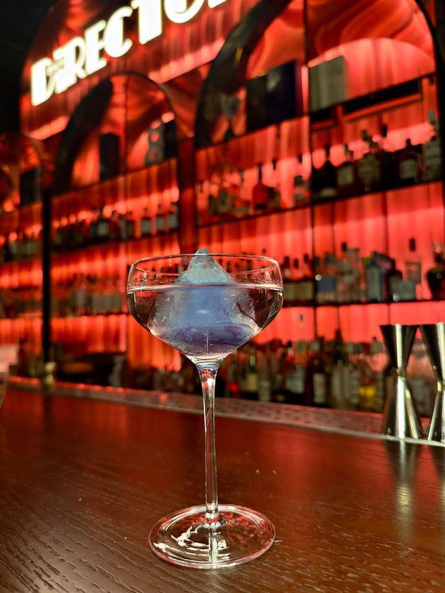 Cool film-themed cocktail lounge! ✨
