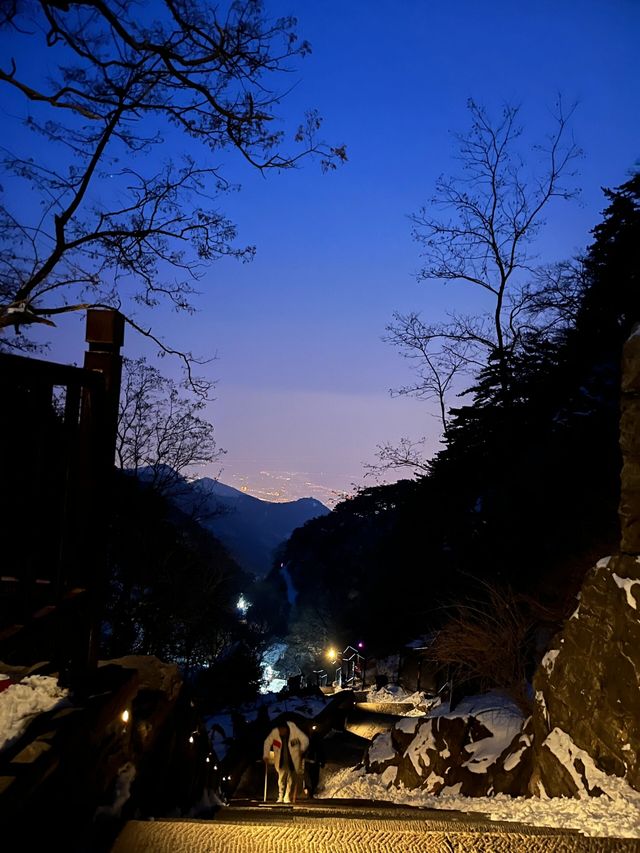 山東泰安泰山雄偉壯麗令人心馳神往