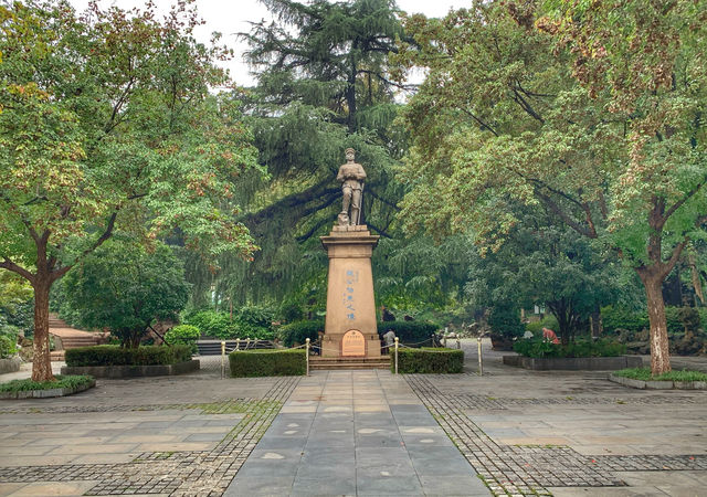 鎮江唯一紀念性公園 ～伯先公園（宋慶齡題名）