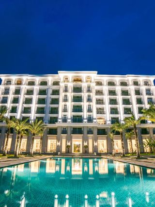 🌟 Ho Chi Minh's Luxe Hideaway: Mia Saigon 🌟