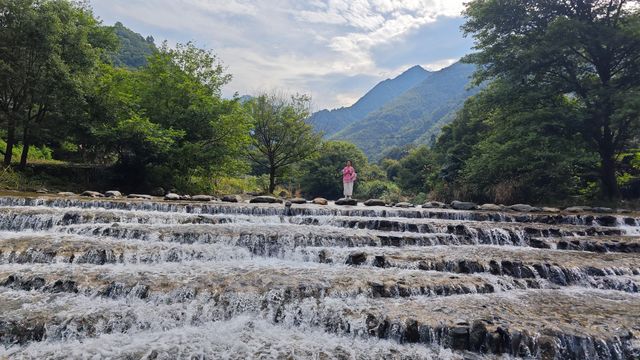 【東林生活】夏日行腳桃花源，瀑布飛瀉第一泉