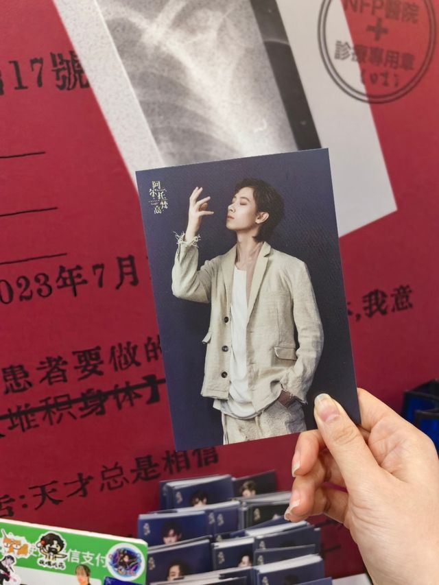 魔怔了!看三个帥哥發瘋居然很解壓! 魔怔了!看三个帥哥發瘋居然很解壓!