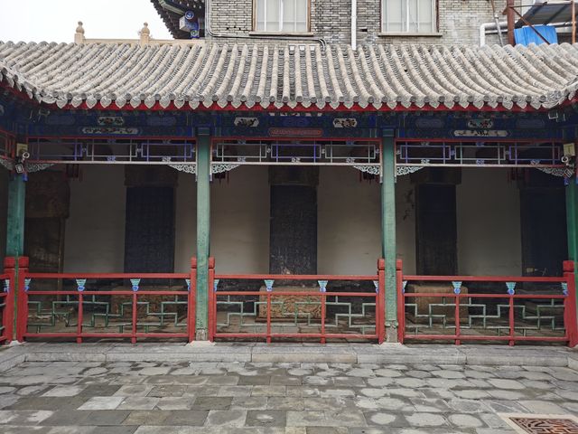 在路上：古蓮花池——中國十大名園之一。