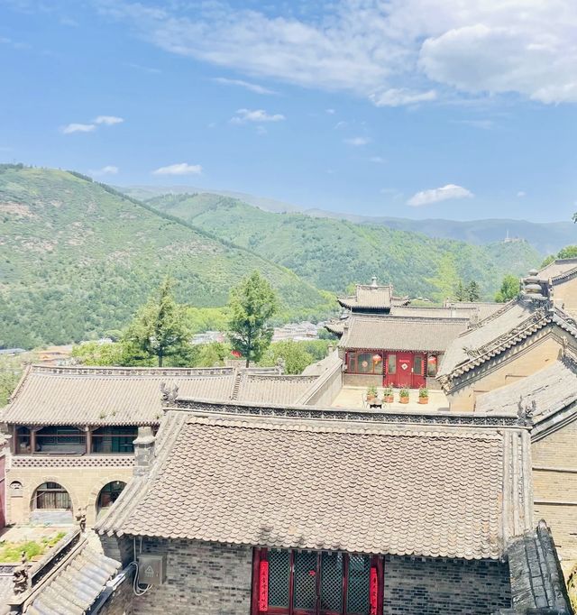 跟著《黑神話·悟空》再出發打卡，這一站是山西五台山南山寺。