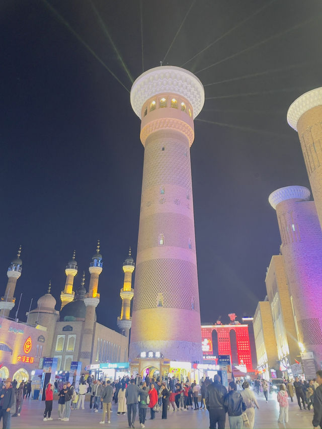 Central Asia? No, it’s the International Grand Bazaar in Urumqi! 🇨🇳