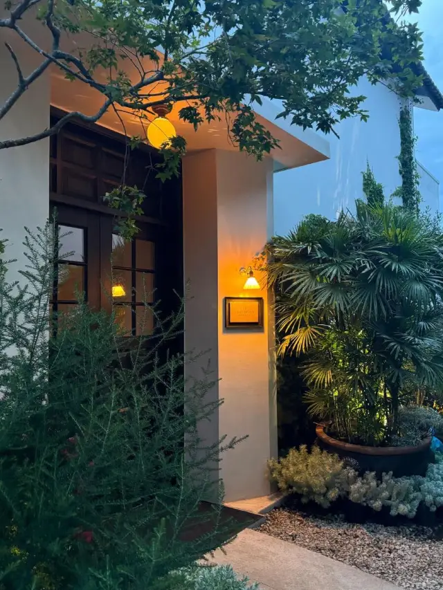 I spent a night in a dream house by Erhai Lake