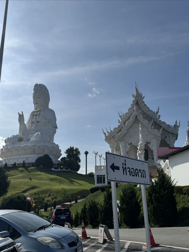 清萊觀音寺｜中國龍泰國龍