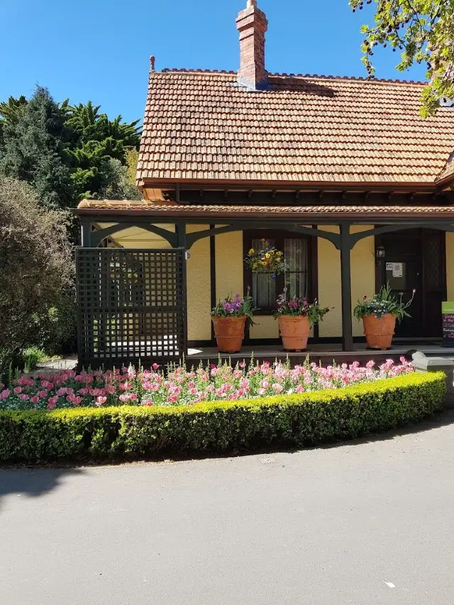 Explore New Zealand for 9 days during the Spring Festival