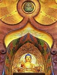 Nanjing’s Usnisa Palace: A Sanctuary of Light and Peace.