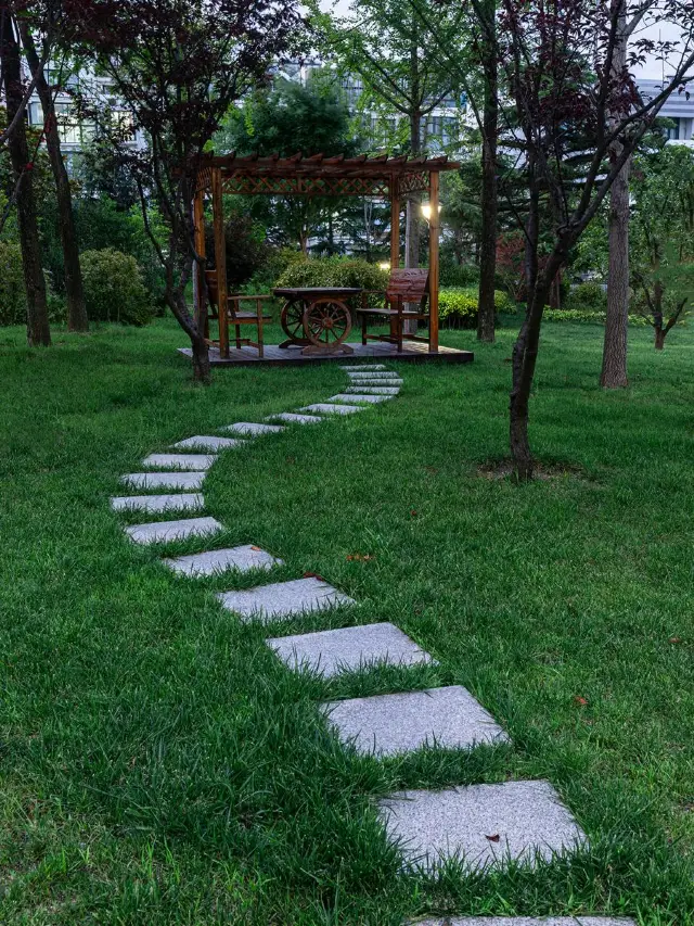 Rizhao Hotel: Wake Up to Stunning Ocean Views!