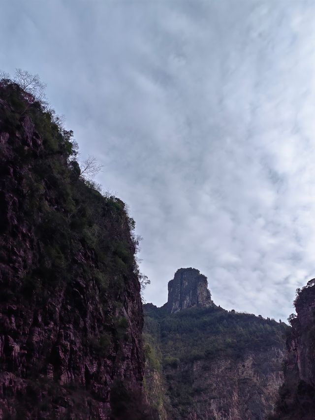 神女溪和神女峰