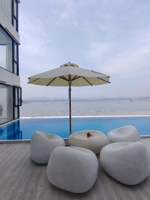 浪漫逃逸度假人