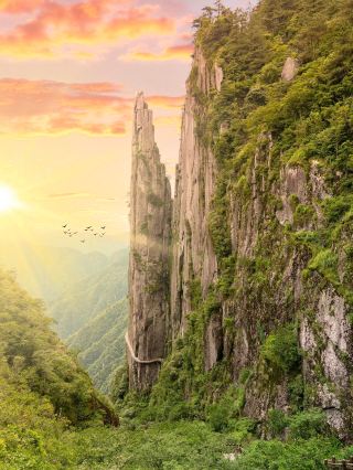 Compared to the bustling crowds of Nanchang, I love this hidden gem of a city in Jiangxi—a niche mountain and water city called Ji'an