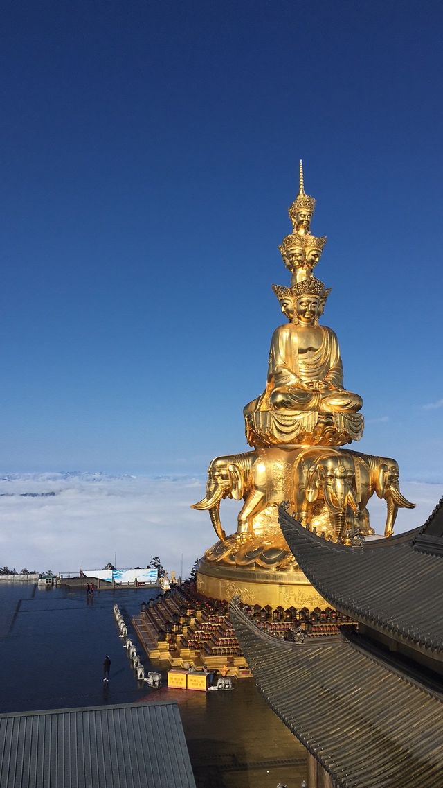 人生一定要去多次峨眉山！