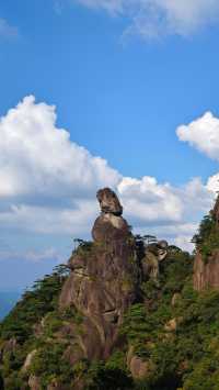 江西上饒三清山雲海撫過巨蟒的脊背