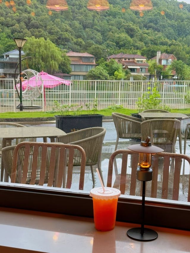 莫干山新晉頂流！藏在3000畝森林裡的「空中愛琴海」