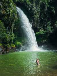 Самый большой водопад на Хайнане Китай
