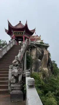 九華山百歲宮｜在雲端遇見600年不腐的“