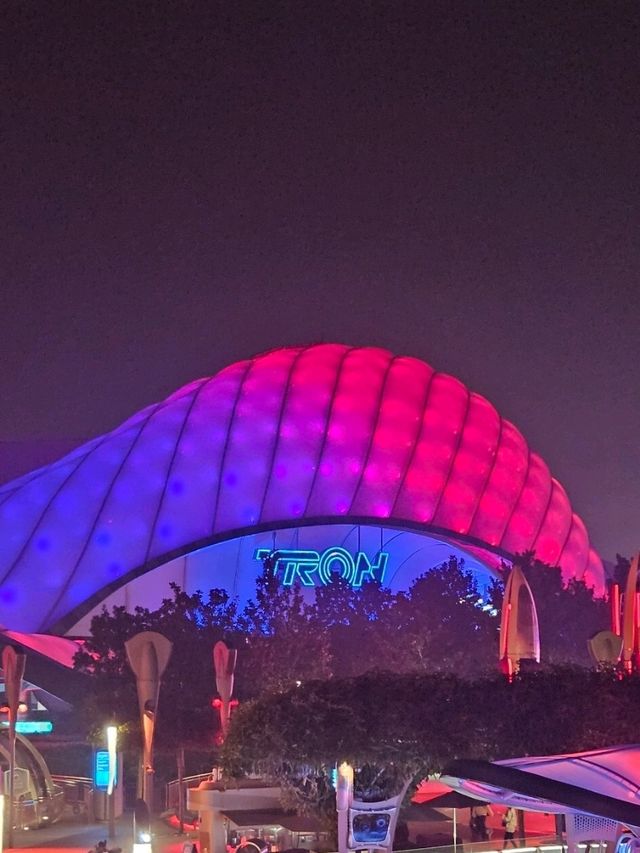 Disney Dreams Unleashed: Shanghai’s Ultimate Adventure Park! 🎢✨