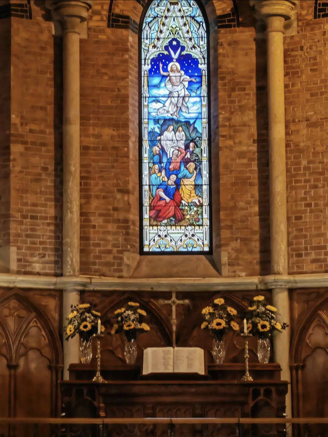 深秋限定在上海百年紅教堂遇見金色浪漫