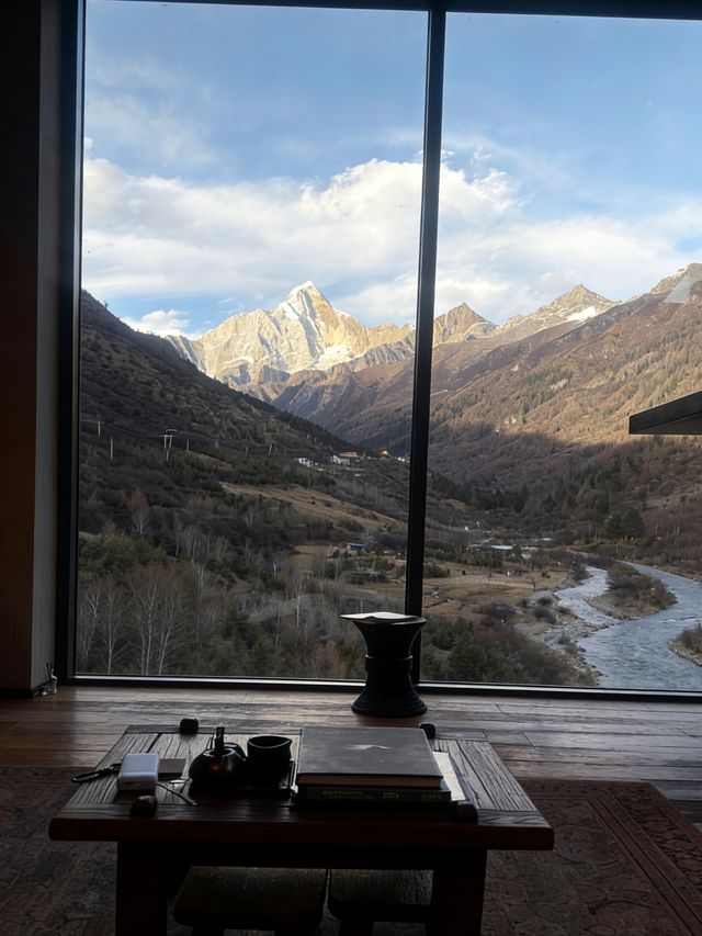 四姑娘山封神民宿!推窗直面雪山,私湯星空 四姑娘山封神民宿!推窗直面雪山,私湯星空