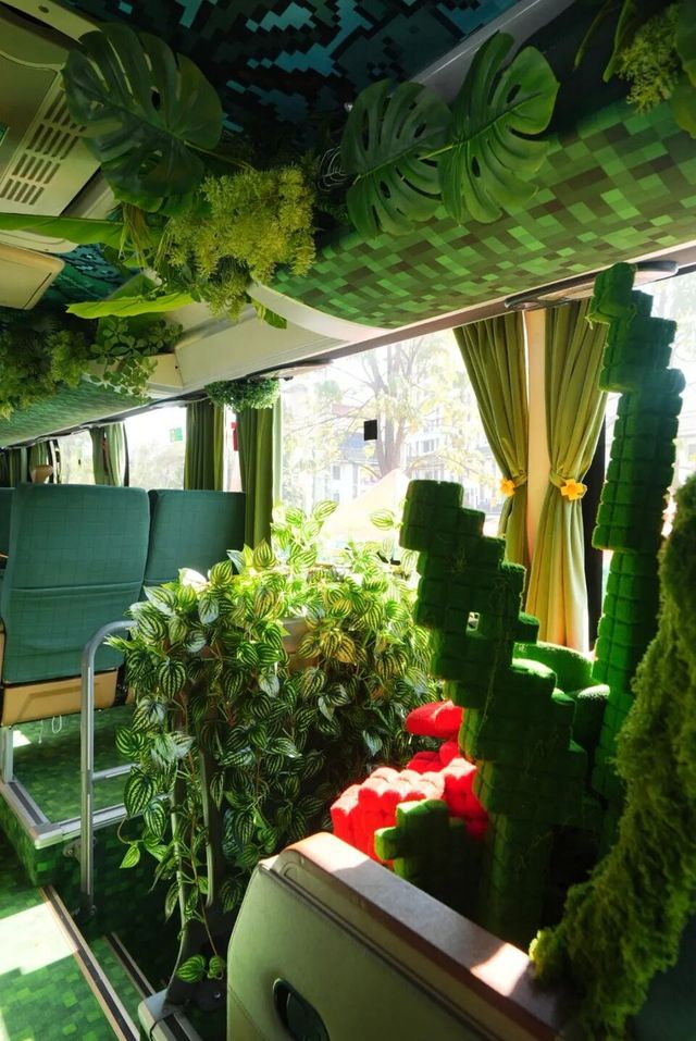 全國首輛沉浸式雨林主題巴士雨林之心號上線 全國首輛沉浸式雨林主題巴士雨林之心號上線