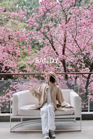 The cherry blossoms in Kunming are in full bloom; come and stay in a romantic cherry blossom house this spring!