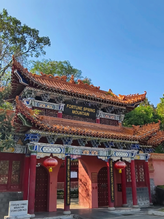 Avoid the crowds! Taiji Palace in Fuquan offers an immersive experience at the Southwest Quanzhen Taoist temple