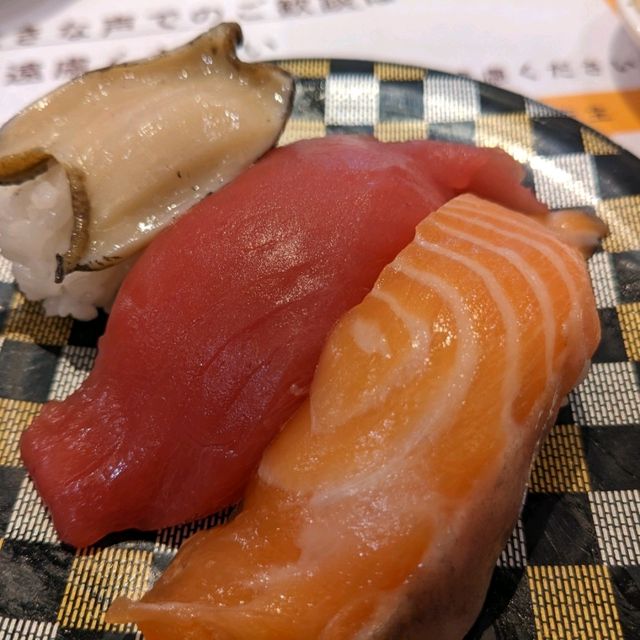 【超人気店なのに穴場】回転寿司トリトン札幌豊平店