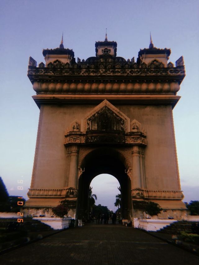 ประตูไซ เวียงจันทน์ลาว 🏛️🌅