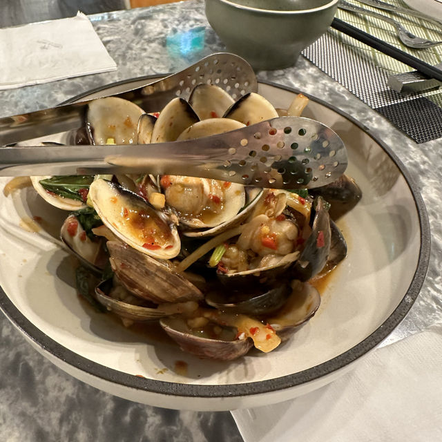 板橋凱撒大飯店 蓮花泰式料理！網美風裝潢、輕奢華的體驗！