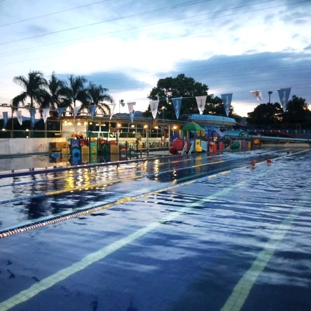 大新店親水樂園🏊‍♂️炎夏游泳好去處