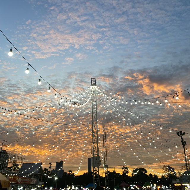 ตลาดนกฮูก นนทบุรี