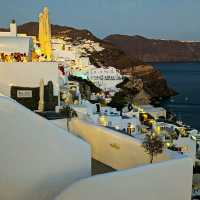 THE ROMANTIC ISLAND OF SANTORINI!