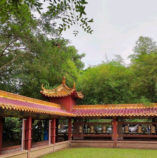 Zen gataway at Putuo Village