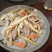 enjoy Vietnamese cuisine & local deco here