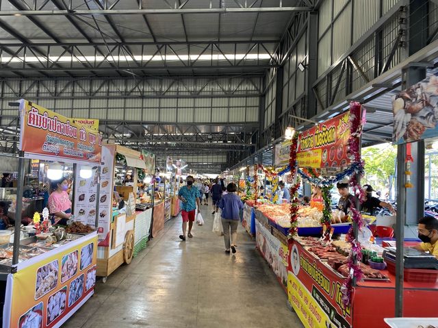 เดินตลาดนัดบุญอนันต์ ตลาดเย็นสงประภา ดอนเมือง