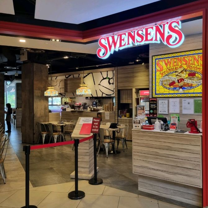 Family Friendly Swensen's Restaurant