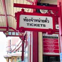 สถานีรถไฟหัวหิน แลนด์มาร์คสุดคลาสสิค ที่ห้ามพลาด