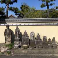 お地蔵さまの並ぶ寺【西光寺】
