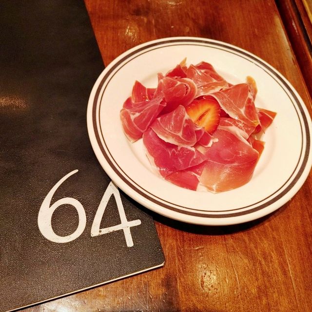 英語メニューあり！神戸旧居留地・64番地「Bar&Bistro64」