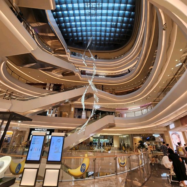 劃時代設計的超大型商場
