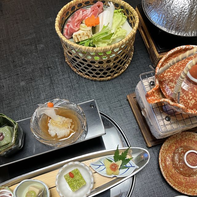 방안에서 즐기는 후지산뷰 가이세키 정찬🍴